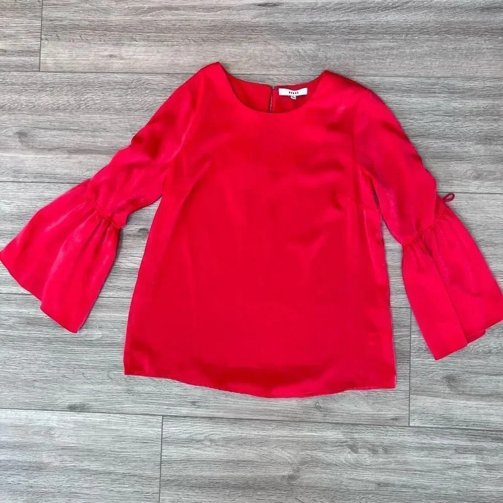 Ro & De By Anthropologie Women's Red Bell Sleeve Keyhole Blouse‎ Size Small